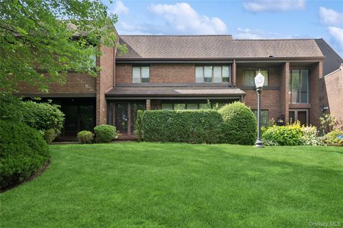 70 Pheasant Run, Roslyn, NY, 11576-2839 | Card Image