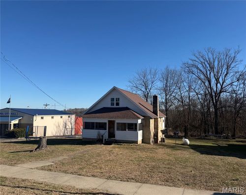 811 Highway 42, Iberia, MO, 65486-9271 | Card Image