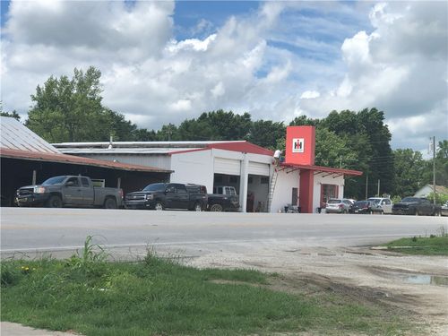 100 E Pridemore Dr, Lincoln, AR, 72744-9014 | Card Image