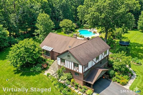 10 White Oak Farm Rd, Newtown, CT, 06470-2501 | Card Image