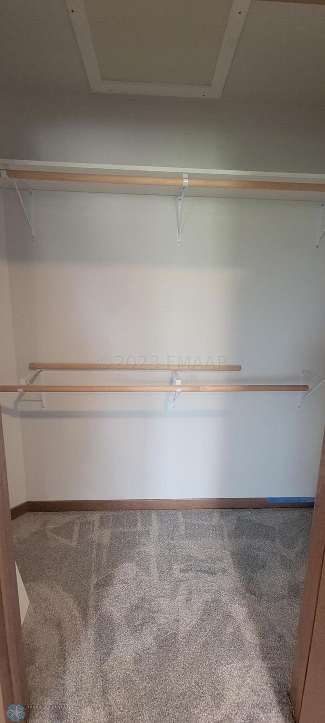 Walk-in closet | Image 12