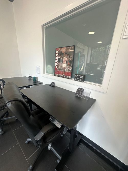 1024 Broadway, Woodmere, NY, 11598-1228 | Card Image