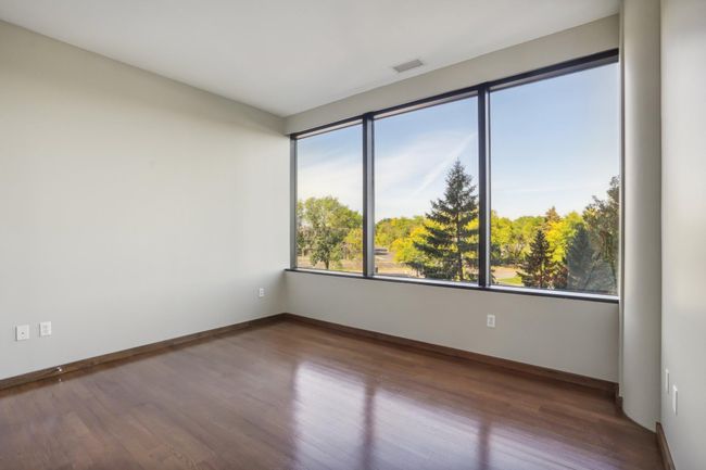 UNIT-304 - 5601 Smetana Dr, Condo with 2 bedrooms, 2 bathrooms and null parking in Minnetonka MN | Image 12