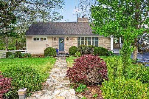 859 Mountain View Dr, Marion, VA, 24354-1511 | Card Image