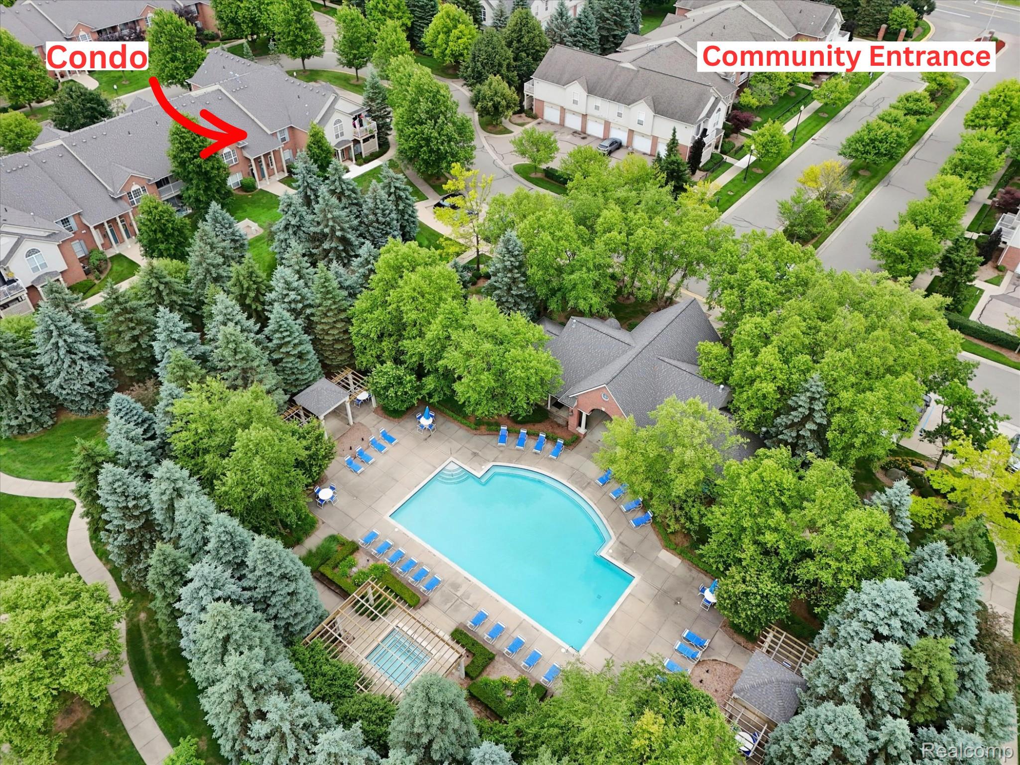 Residential in Commerce Charter Township 4