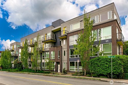 409-121 12th Ave E, Seattle, WA, 98102-6171 | Card Image
