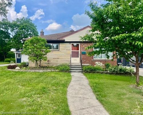 574 Auburn St, Plymouth, MI, 48170-1006 | Card Image