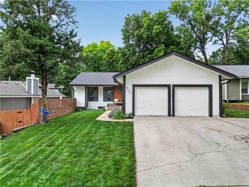 8004 W 64th Ter, Merriam, KS, 66202-3729 | Card Image