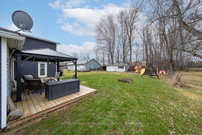 657 49 Highway, House other with 3 bedrooms, 2 bathrooms and 5 parking in Prince Edward County ON | Image 39