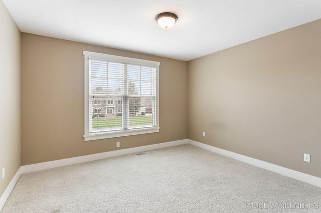 46-web-or-mls-3022-jamesway-ave | Image 33