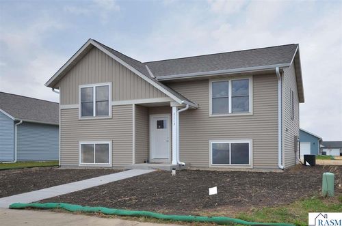 2113 Lunden St, Saint Peter, MN, 56082-4532 | Card Image
