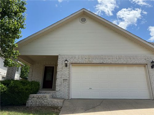 6297 W Milliken Bnd, Fayetteville, AR, 72704-7041 | Card Image