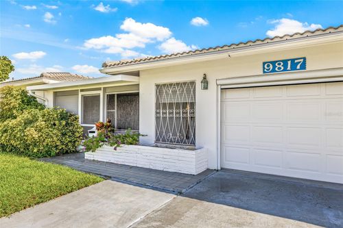 9817 40th St N, PINELLAS PARK, FL, 33782-4002 | Card Image