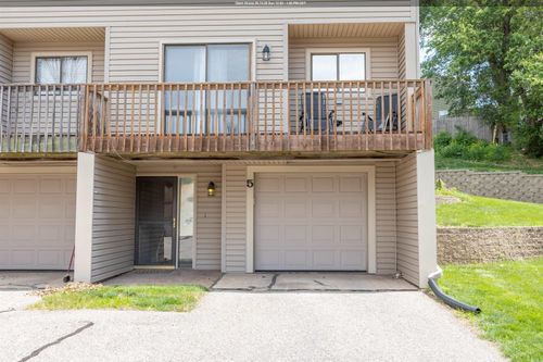 2920 S Cedar St, Sioux City, IA, 51106-4221 | Card Image