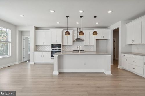 5300 Beacon Rdg, WILLIAMSBURG, VA, 23188-7868 | Card Image