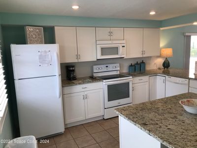 700 - 1050 N Atlantic Avenue, Condo with 2 bedrooms, 2 bathrooms and null parking in Cocoa Beach FL | Image 3