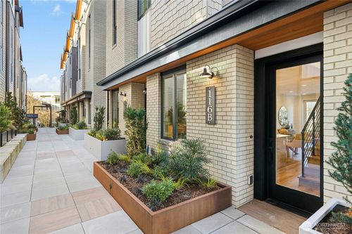 b-116 B 2nd St S, Kirkland, WA, 98033-7217 | Card Image