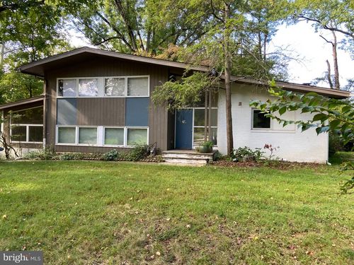 805 Harston Ln, ERDENHEIM, PA, 19038-7312 | Card Image