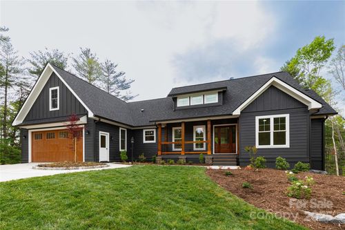 111 Laura Trce, Hendersonville, NC, 28792-9592 | Card Image