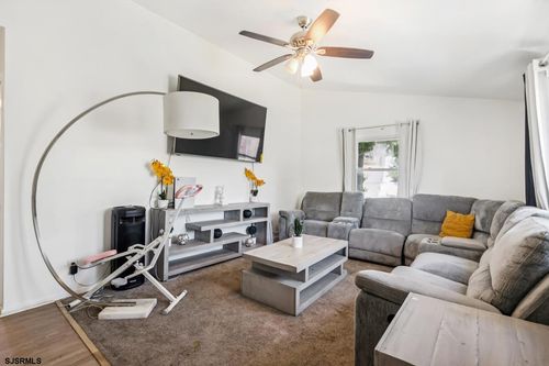 660 N Kentucky Ave, ATLANTIC CITY, NJ, 08401-2267 | Card Image