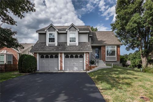 12560 W 82nd Ter, Lenexa, KS, 66215-2743 | Card Image