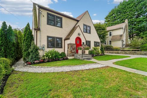 7 Parkview Ct, White Plains, NY, 10603-3517 | Card Image
