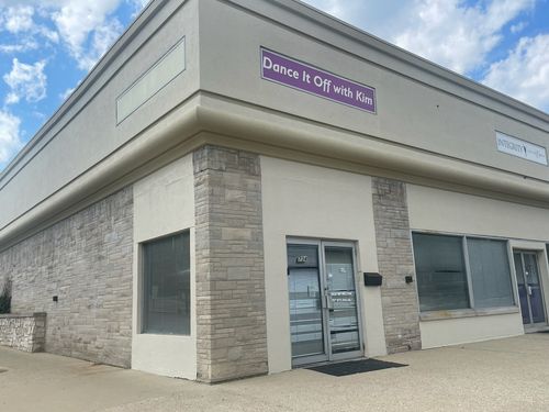 734 W Chicago Street, Elgin, IL, 60124 | Card Image