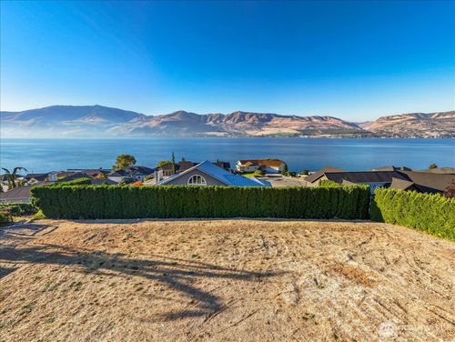 109 Apple Ave, Chelan, WA, 98816-9580 | Card Image