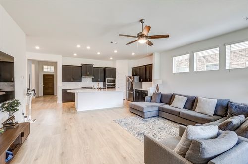 40-961 Oak Chase Way, Leander, TX, 78641-5927 | Card Image