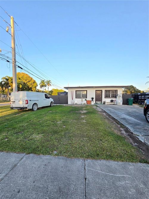 345 Nw 5th Ave, Florida City, FL, 33034-3336 | Card Image