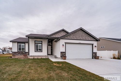 4232 Athlen Way, Idaho Falls, ID, 83401-1490 | Card Image
