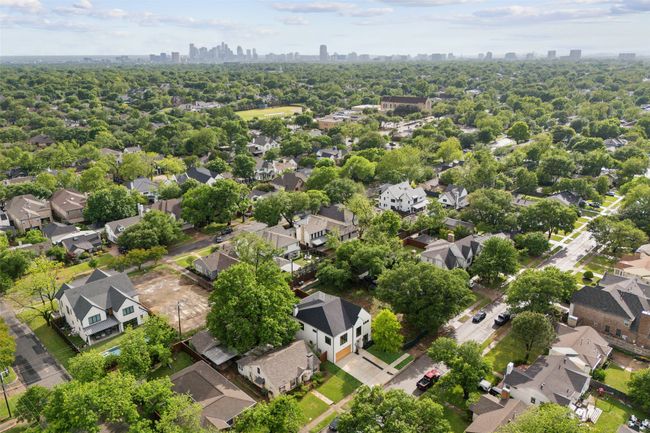 6458 Anita St, House other with 5 bedrooms, 5 bathrooms and null parking in Dallas TX | Image 39