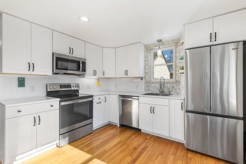 13 Elmview Cir, Dover, NH, 03820-4110 | Card Image