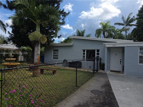 102 Williams Rd, West Park, FL, 33023-5268 | Card Image