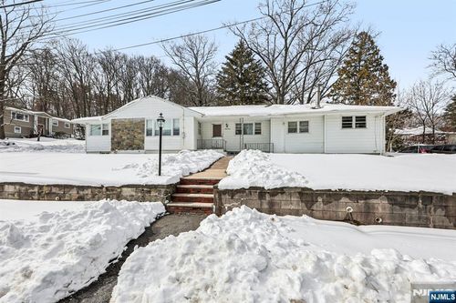 33 Lotz Ave, North Haledon, NJ, 07508-2343 | Card Image