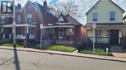 121 Gibson Ave, Hamilton, ON, L8L6J9 | Card Image