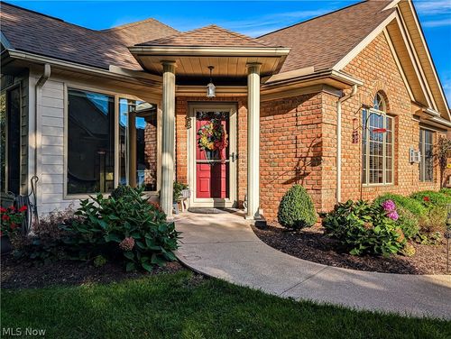 1202 Saint Abigail Street Sw, Hartville, OH, 44632 | Card Image