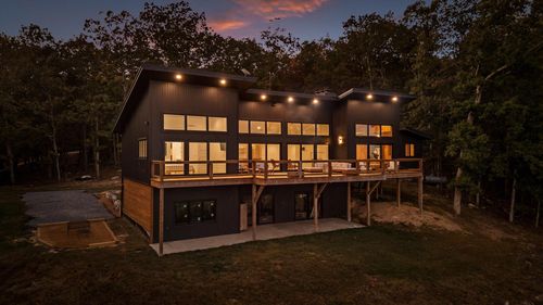 895 Hidden Brow Rd, Menlo, GA, 30731-6132 | Card Image