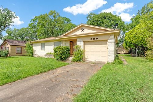 509 Lipscomb St, Bonham, TX, 75418-4027 | Card Image
