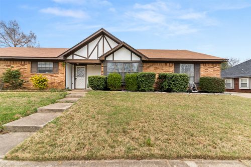 2337 Dalewood Ln, Bedford, TX, 76022-7782 | Card Image