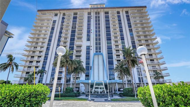 12H - 1500 S Ocean Dr, Condo with 2 bedrooms, 2 bathrooms and null parking in Hollywood FL | Image 4