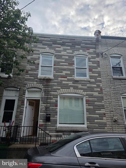 820 Church St, READING, PA, 19601-2220 | Card Image