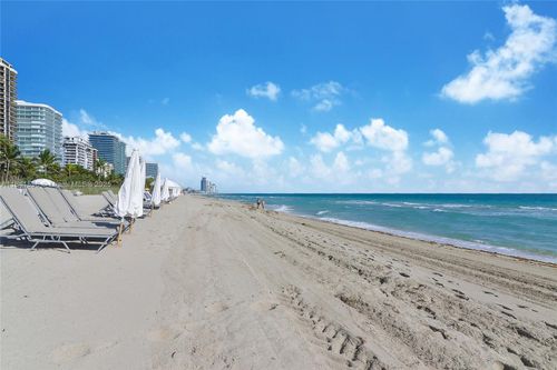 14c-9801 Collins Ave, Bal Harbour, FL, 33154-1815 | Card Image