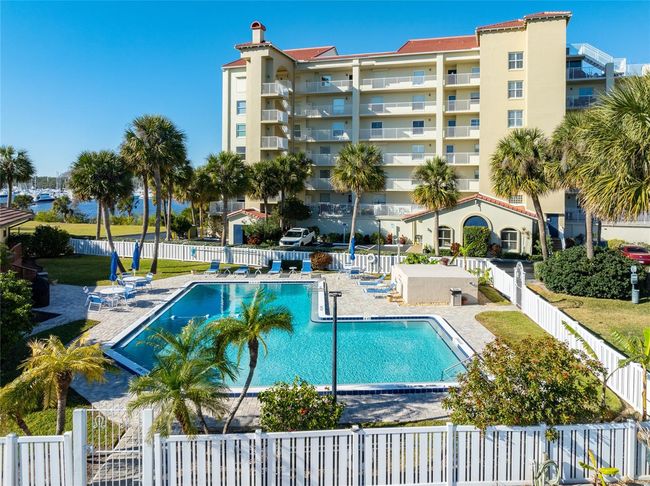 Gated Community with Pool | Image 4
