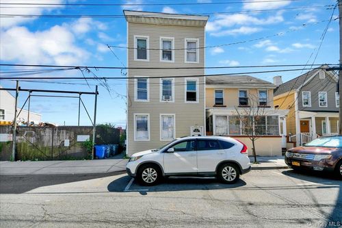 28 Clinton St, Sleepy Hollow, NY, 10591-7409 | Card Image