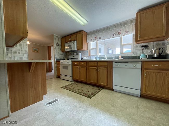 86 Cottontail Lane, House other with 3 bedrooms, 2 bathrooms and null parking in Sunnyside NV | Image 4