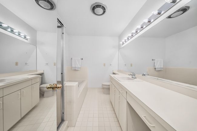 4123 Foxpointe Dr, Condo with 2 bedrooms, 2 bathrooms and null parking in West Bloomfield MI | Image 25