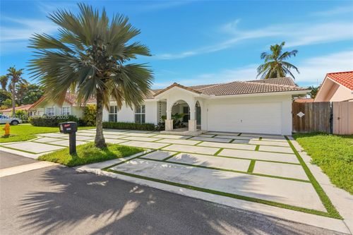 5976 Sw 88th Pl, Miami, FL, 33173-1679 | Card Image
