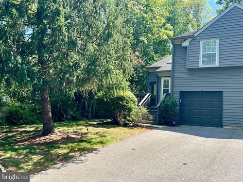 19 Evert Ct, Princeton, NJ, 08540-1763 | Card Image