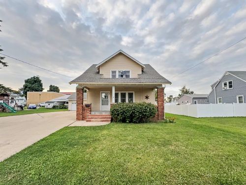 105 Sw 3rd Street, Waukon, IA, 52172 | Card Image